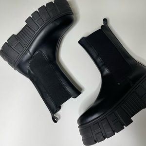 Mega Platform Chunky Boots